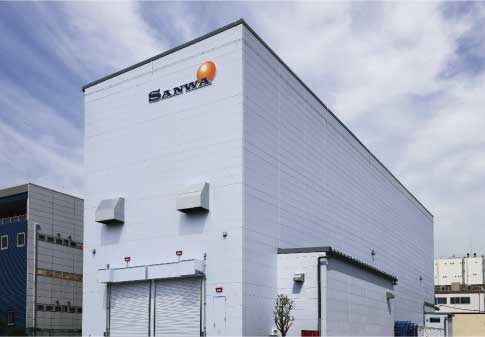 最新の倉庫管理システムによる自動制御・在庫管理